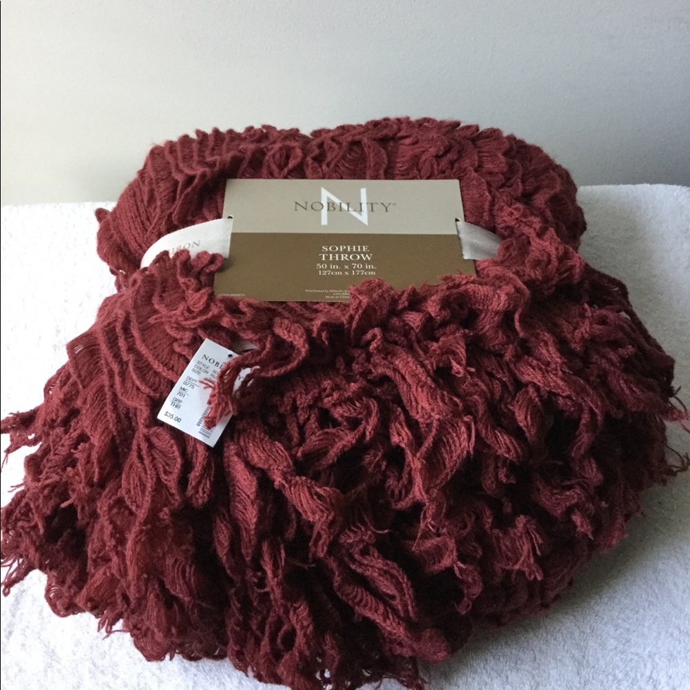 Nobility Sophie Throw, NWT